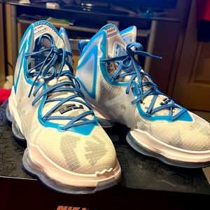 Lebron 19 Dutch blue/white Space Jam “sweatsuit” size 11.5